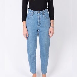 Vintage LIZ WEAR Liz Claiborne High Waist Tapered Leg Light Wash Denim Jeans